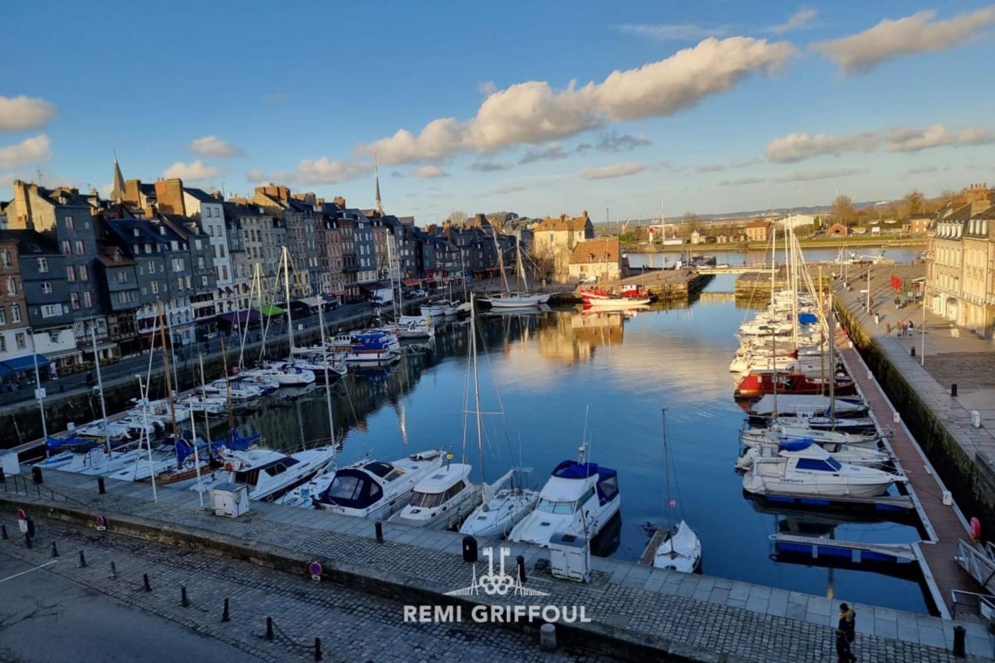 Racing The Wind Breathtaking Port View 2 Pers Honfleur Exterior foto